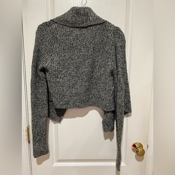 Express Sweater size medium - EUC - Picture 4 of 4